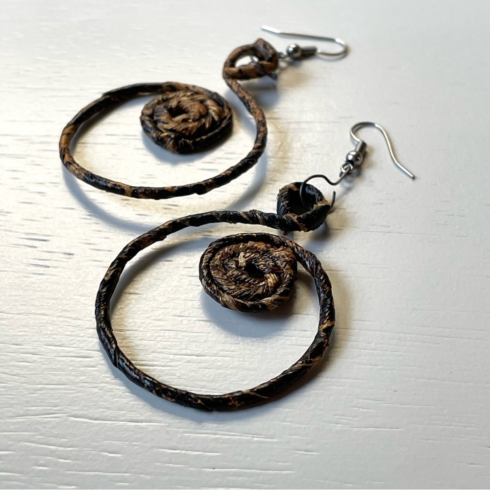 Vintage-style banana leaf/rattan coiled swirl dangle earrings boho art teacher